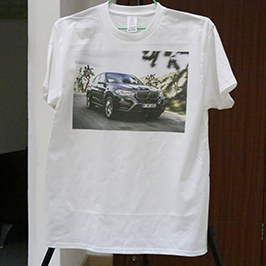 Muestra de camiseta blanca con impresora de camiseta A3 WER-E2000T 2